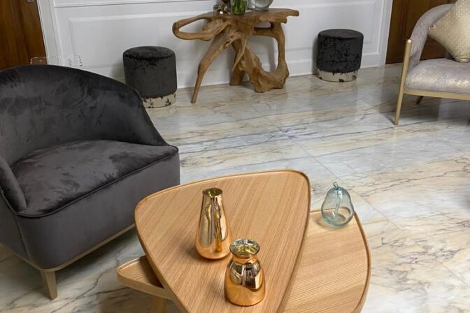 Art Table - 4